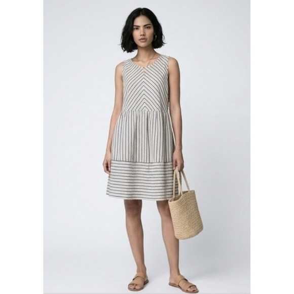 ANDREE BY UNIT Dresses & Skirts - Andree by UNIT Striped Dress Women S Beige Blue Chevron Sleeveless Mini Casual
